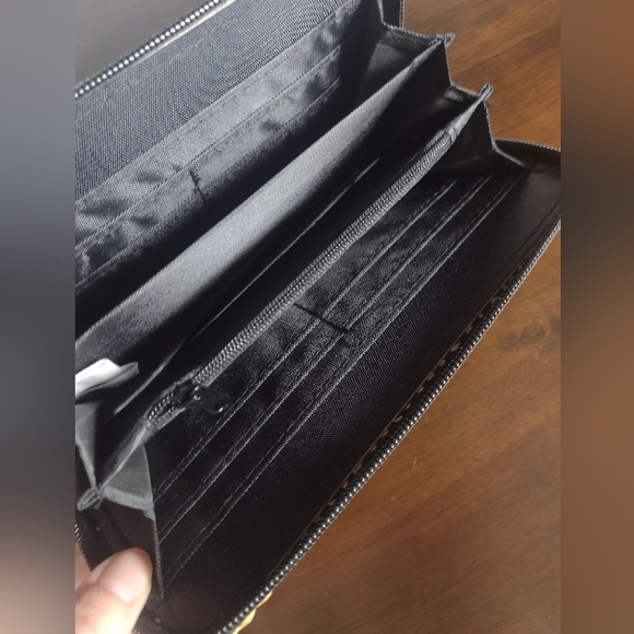 Leather Hand beaded Floral Wallet - Picture 4 of 7